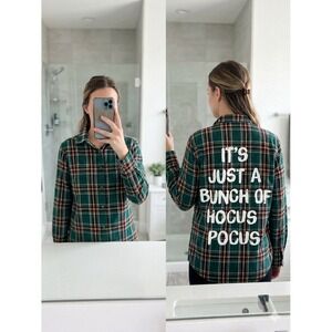 Cakeworthy Disney Hocus Pocus Flannel Shirt Small Green Plaid Winifred